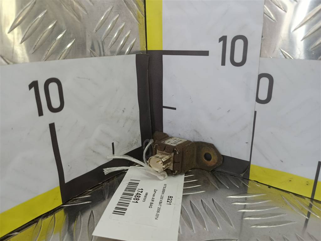 датчик удара (air bag) MITSUBISHI L200  2.5 DI-D MT (136 л.с.)L200  IV (2006—2014) Пикап MR587975, 750 рублей, Москва