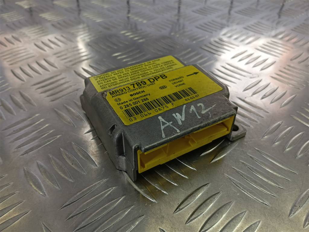 блок управления srs (air bag) MITSUBISHI CARISMA  MR913789, 520 рублей, Москва