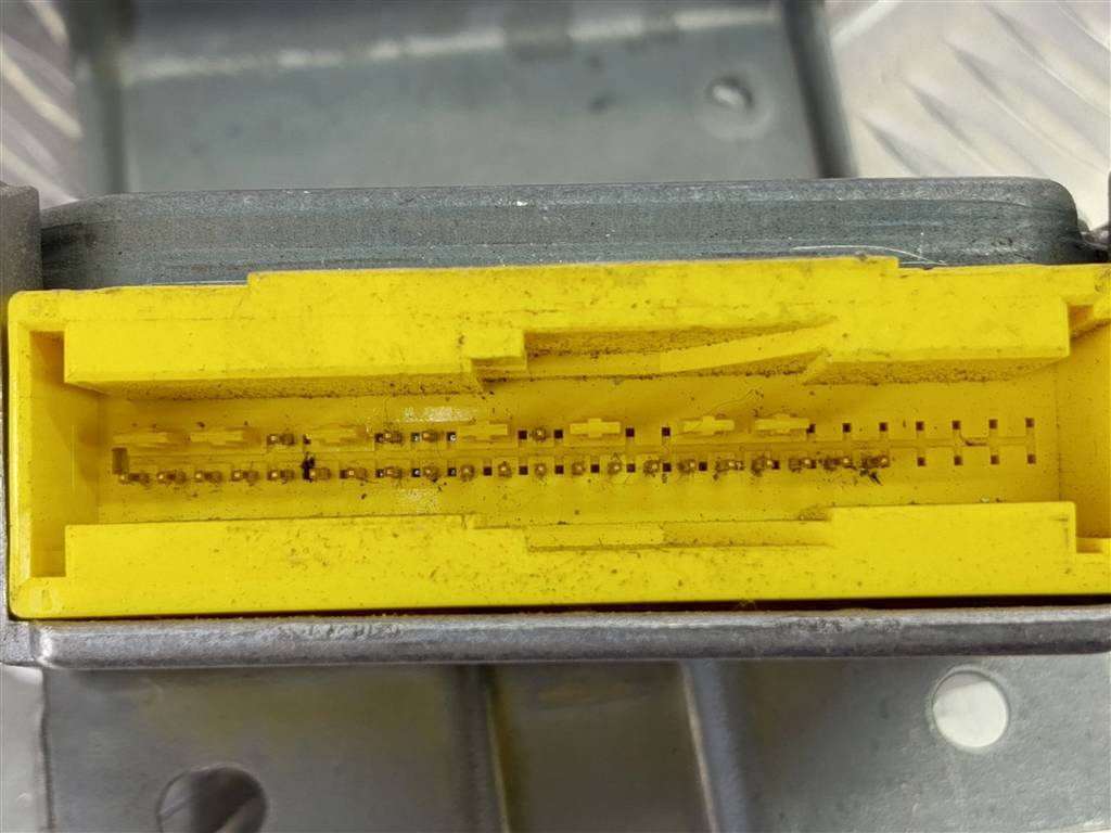 блок управления srs (air bag) MITSUBISHI CARISMA  MR913789, 520 рублей, Москва