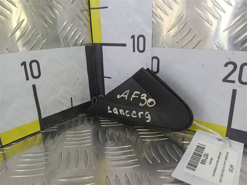 накладка крыла переднего MITSUBISHI LANCER  MR462051, 750 рублей, Москва