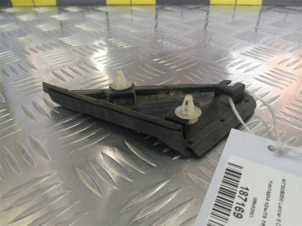 накладка крыла переднего MITSUBISHI LANCER  MR462051, 750 рублей, Москва