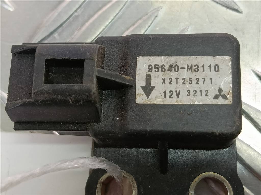 датчик ускорения Hyundai SANTA FE  956902E500, 3850 рублей, Москва