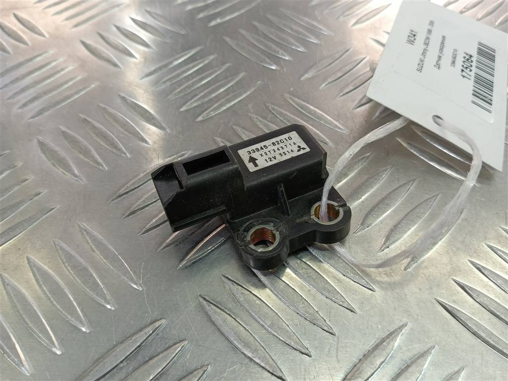 датчик ускорения SUZUKI JIMNY 1.3 4WD MT (86 л.с.)Jimny  III рестайлинг (2005—2012) Внедорожник 33945-82C10, 630 рублей, Москва