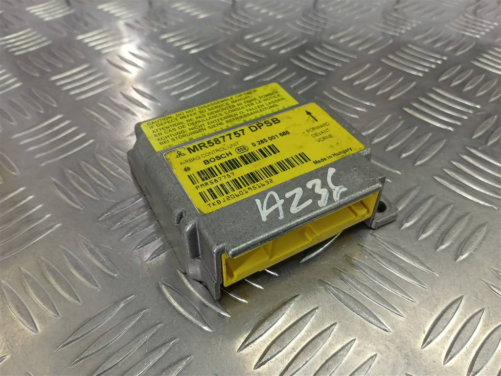 блок управления srs (air bag) MITSUBISHI COLT  MR587757, 630 рублей, Москва