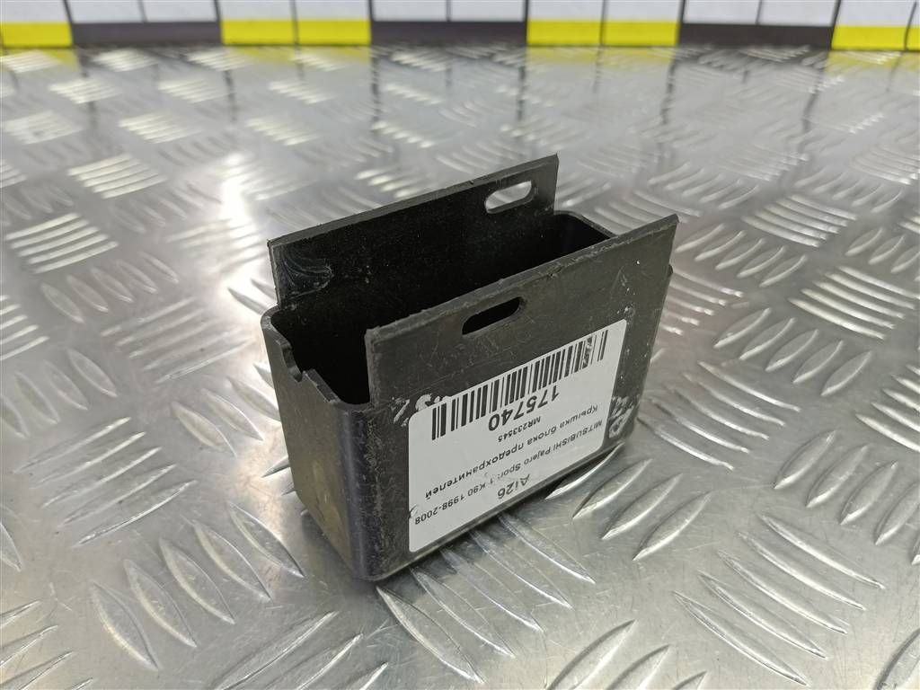 крышка блока предохранителей MITSUBISHI PAJERO SPORT  MR233545, 520 рублей, Москва