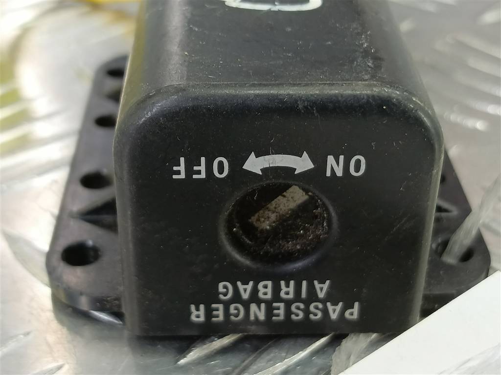 выключатель air bag пассажира MITSUBISHI L200  2.5 DI-D MT (136 л.с.)L200  IV (2006—2014) Пикап 8610A047, 520 рублей, Москва