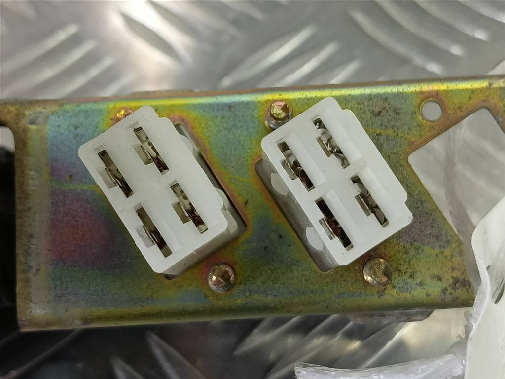 блок предохранителей MITSUBISHI PAJERO SPORT  MR360198, 980 рублей, Москва