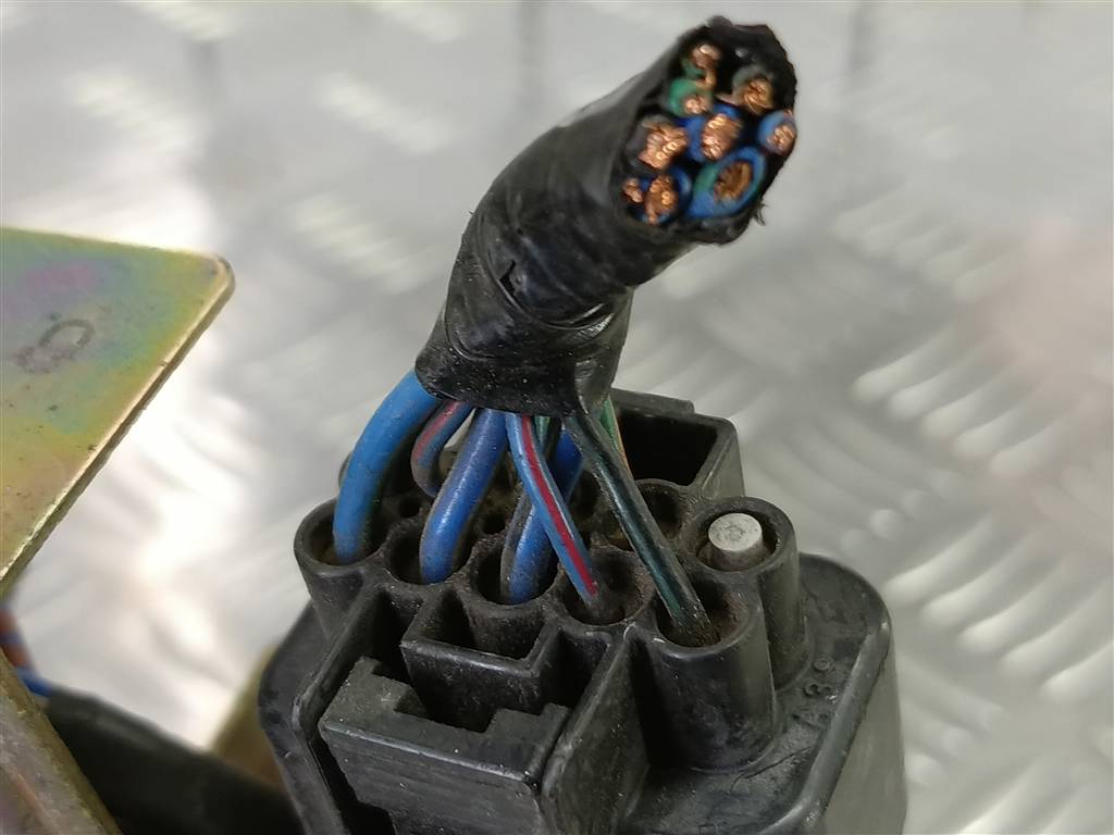 блок предохранителей MITSUBISHI PAJERO SPORT  MR360198, 980 рублей, Москва