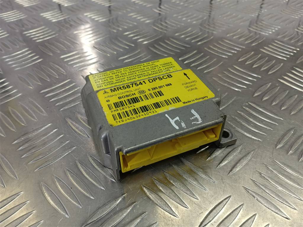 блок управления srs (air bag) MITSUBISHI COLT  MR587541, 2700 рублей, Москва