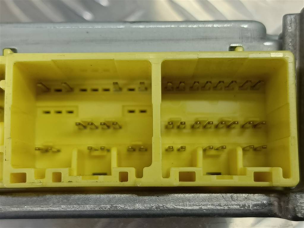 блок управления srs (air bag) MITSUBISHI L200  2.5 DI-D MT (136 л.с.)L200  IV (2006—2014) Пикап MR587974, 750 рублей, Москва