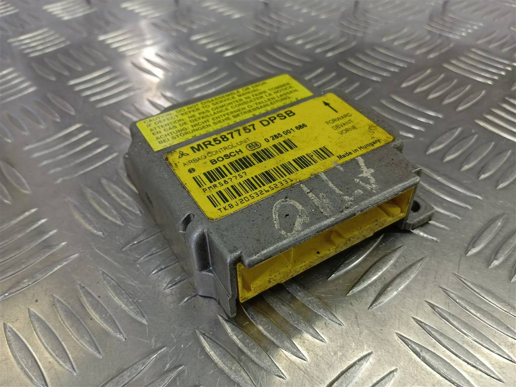 блок управления srs (air bag) MITSUBISHI COLT  MR587757, 630 рублей, Москва