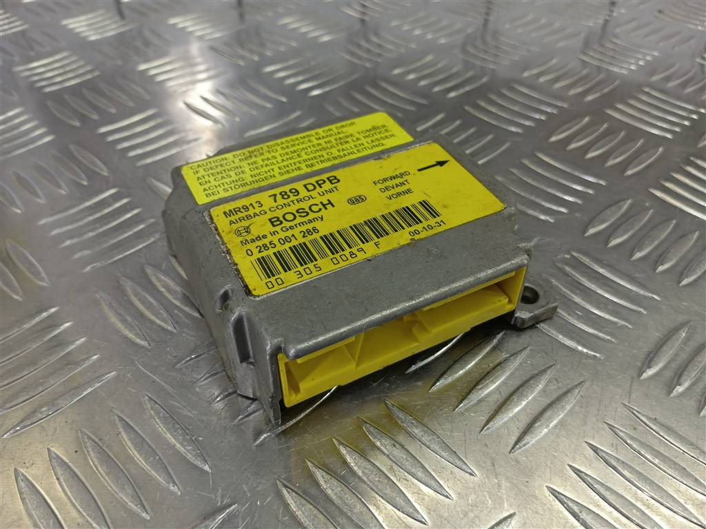 блок управления srs (air bag) MITSUBISHI CARISMA  MR913789, 520 рублей, Москва