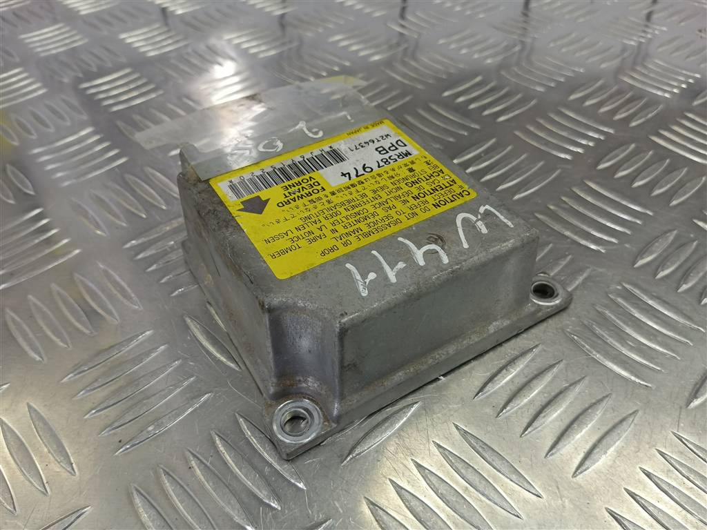 блок управления srs (air bag) MITSUBISHI L200  2.5 DI-D MT (136 л.с.)L200  IV (2006—2014) Пикап MR587974, 750 рублей, Москва