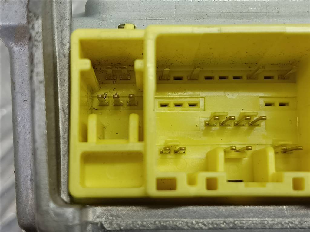 блок управления srs (air bag) MITSUBISHI L200  2.5 DI-D MT (136 л.с.)L200  IV (2006—2014) Пикап MR587974, 750 рублей, Москва