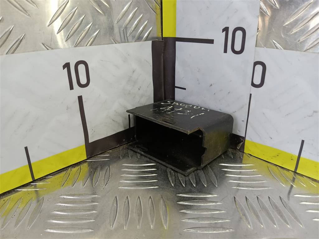 крышка блока предохранителей MITSUBISHI PAJERO SPORT  MR233545, 520 рублей, Москва