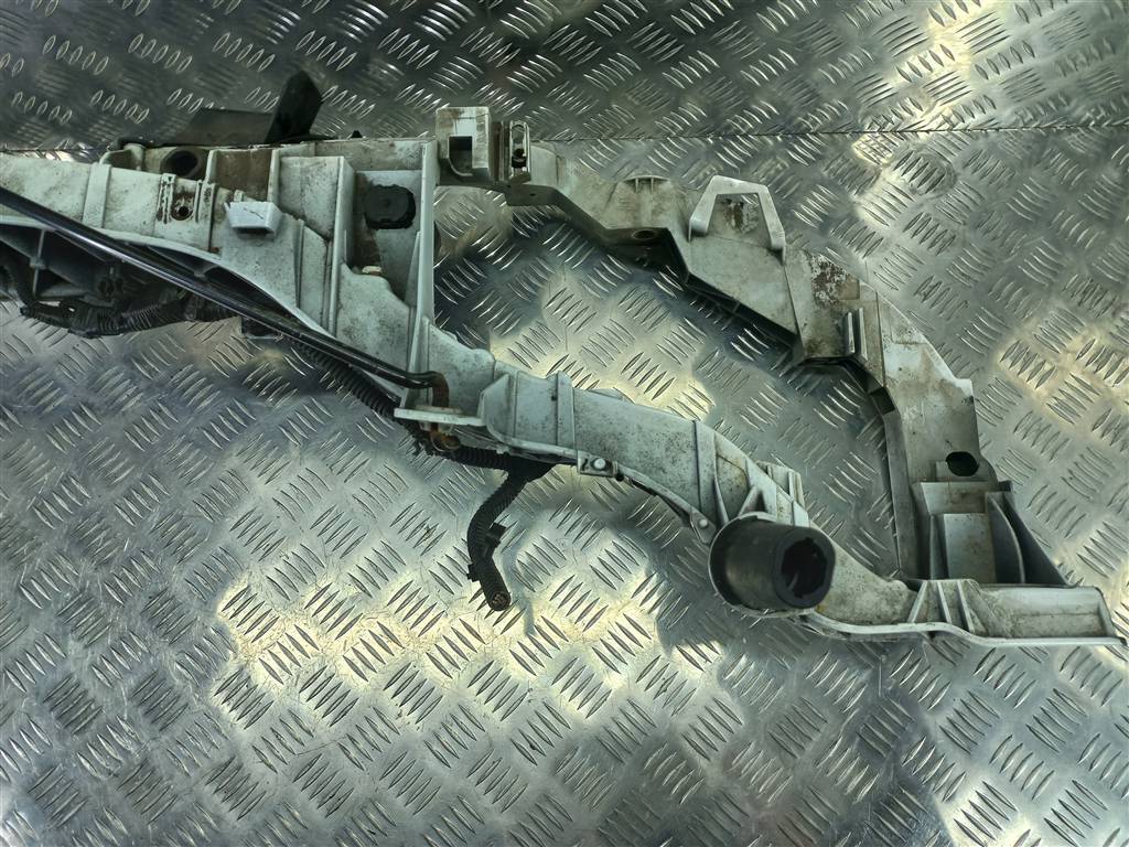 панель (телевизор) FORD Tourneo Connect  2035614, 11900 рублей, Москва