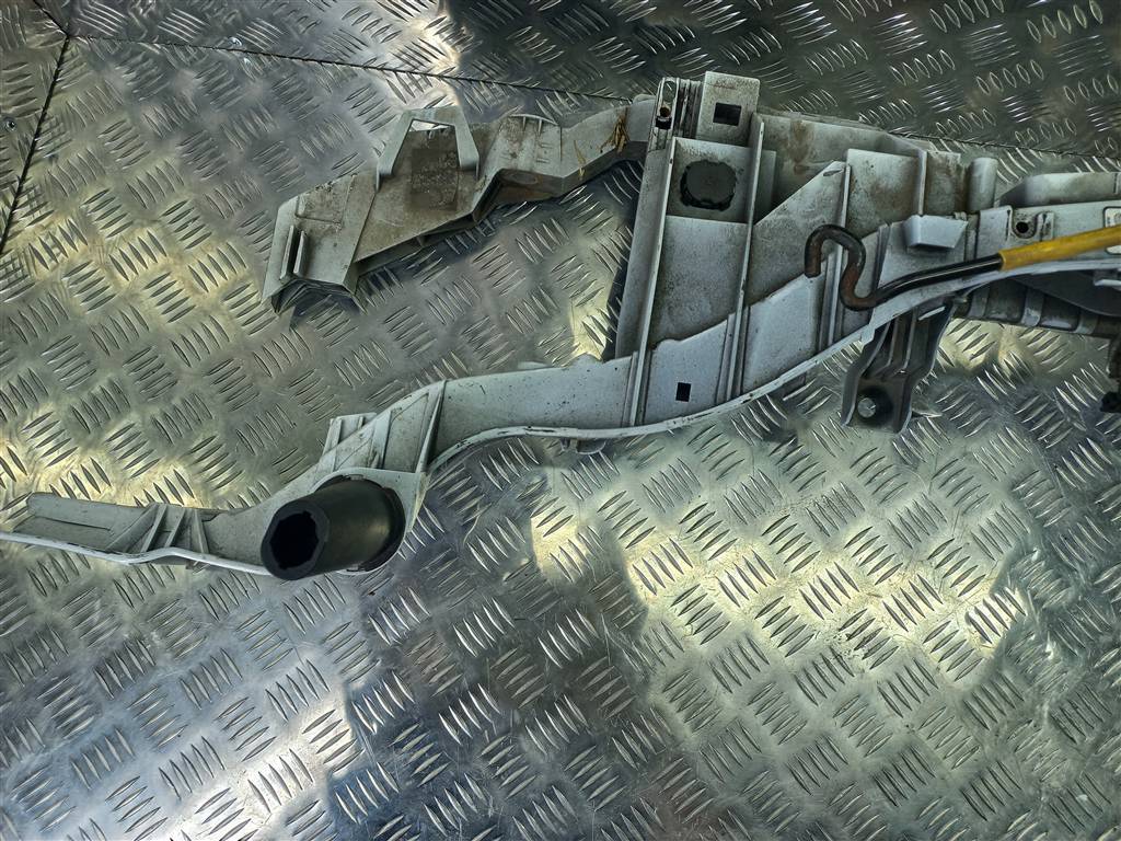 панель (телевизор) FORD Tourneo Connect  2035614, 11900 рублей, Москва