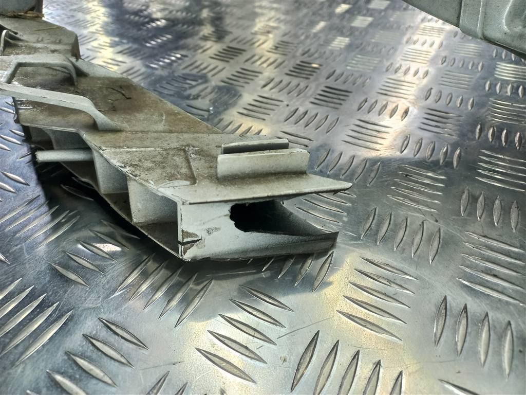 панель (телевизор) FORD Tourneo Connect  2035614, 11900 рублей, Москва