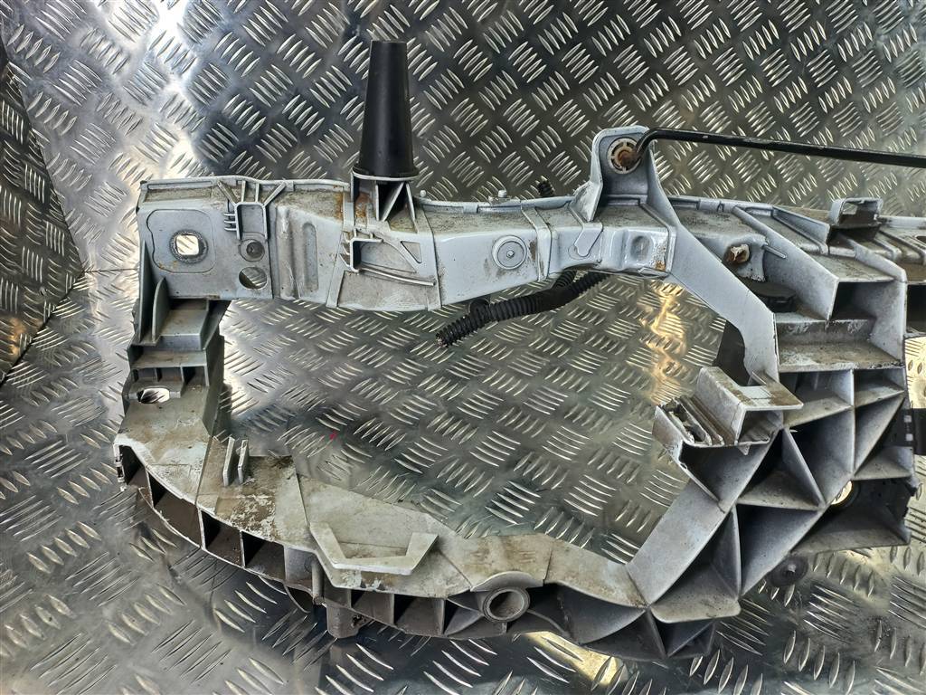 панель (телевизор) FORD Tourneo Connect  2035614, 11900 рублей, Москва