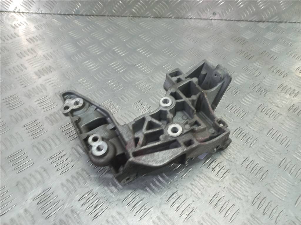 кронштейн генератора Citroen Jumpy  9672418280, 980 рублей, Москва