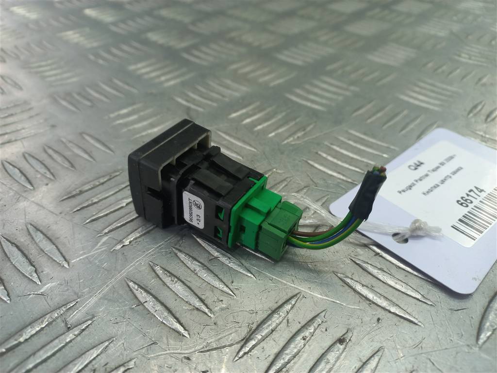 кнопка центрального замка Peugeot Partner  6490E1, 980 рублей, Москва