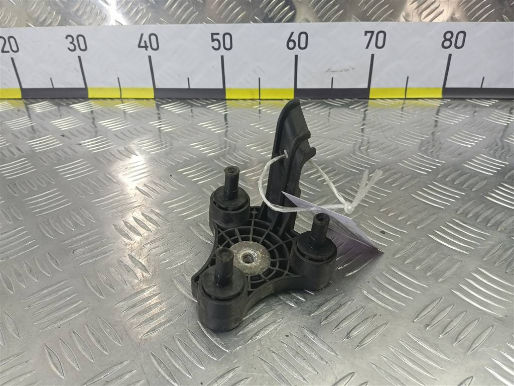 кронштейн блока abs MERCEDES-BENZ E-класс E 220d 2.1 5G-Tronic (170 л.с.)E-класс  W212/S212/C207/A207 (2009—2013) Седан A2124300410, 1210 рублей, Москва