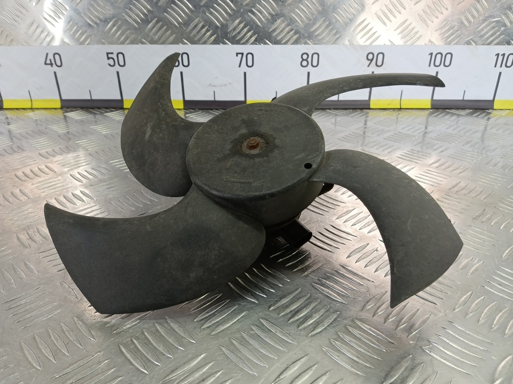 моторчик вентилятора MITSUBISHI CARISMA  MR355468, 1090 рублей, Москва