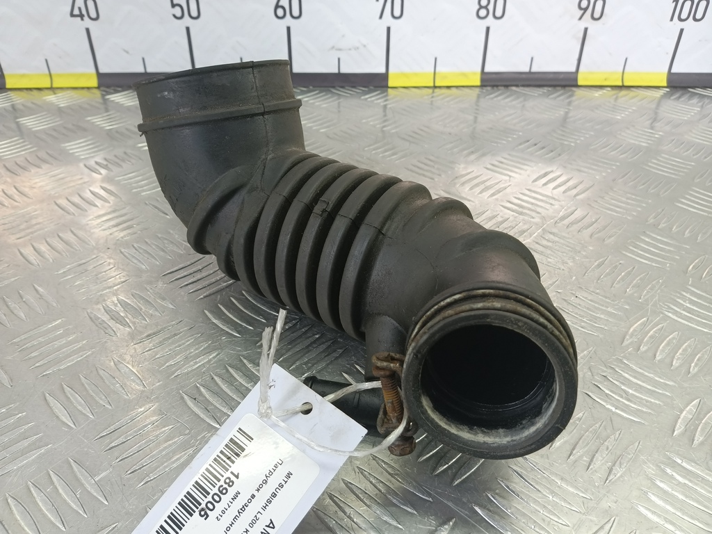 патрубок воздушного фильтра MITSUBISHI L200   MN171012, 2590 рублей, Москва