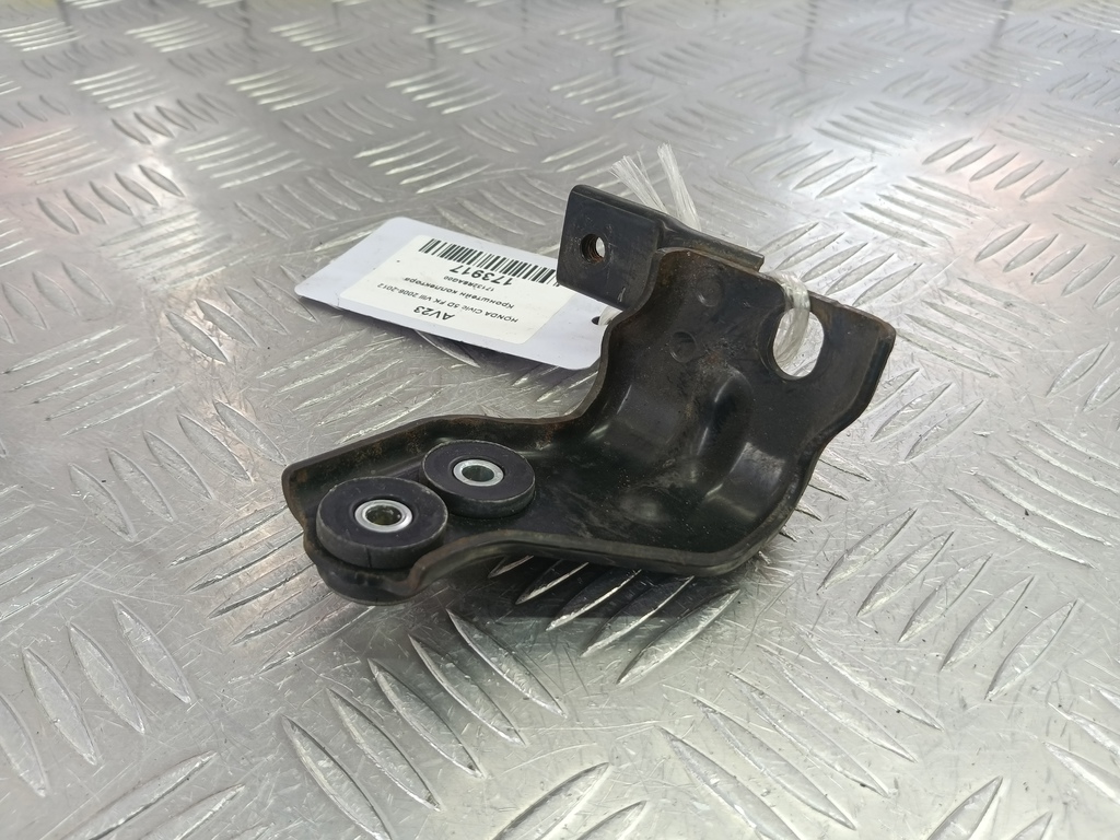 кронштейн коллектора HONDA Civic 1.8 MT (140 л.с.)Civic  VIII (2005—2009) Хетчбэк 17132RSAG00, 520 рублей, Москва