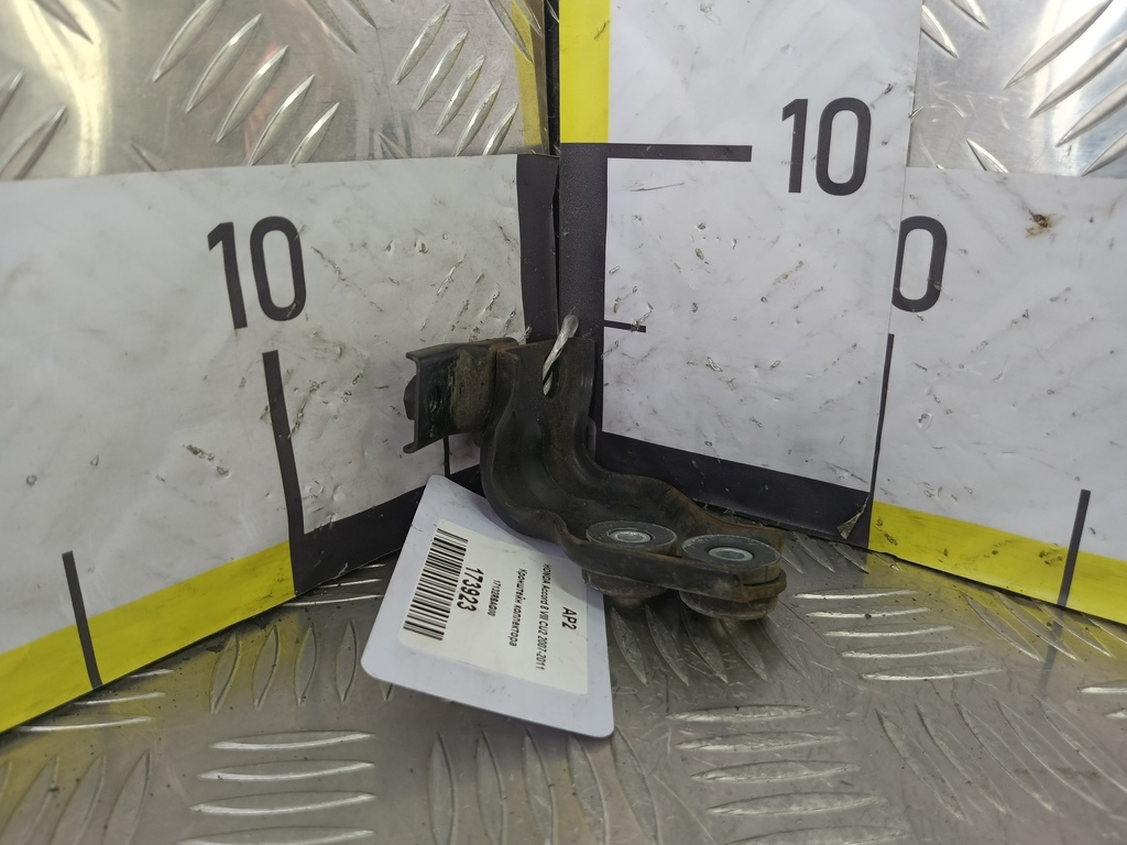 кронштейн коллектора HONDA Accord 2.0 AT (156 л.с.)Accord  VIII (2007—2011) Седан 17132RSAG00, 520 рублей, Москва