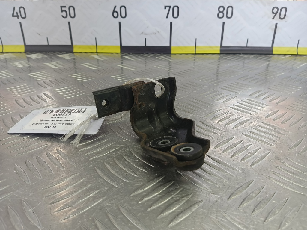 кронштейн коллектора HONDA Civic 1.8 MT (140 л.с.)Civic  VIII (2005—2009) Хетчбэк 17132RSAG00, 520 рублей, Москва