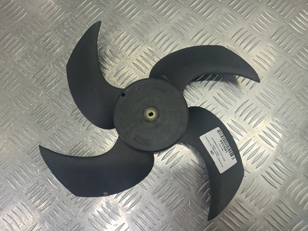 крыльчатка вентилятора MITSUBISHI Space Star  MB925652, 520 рублей, Москва