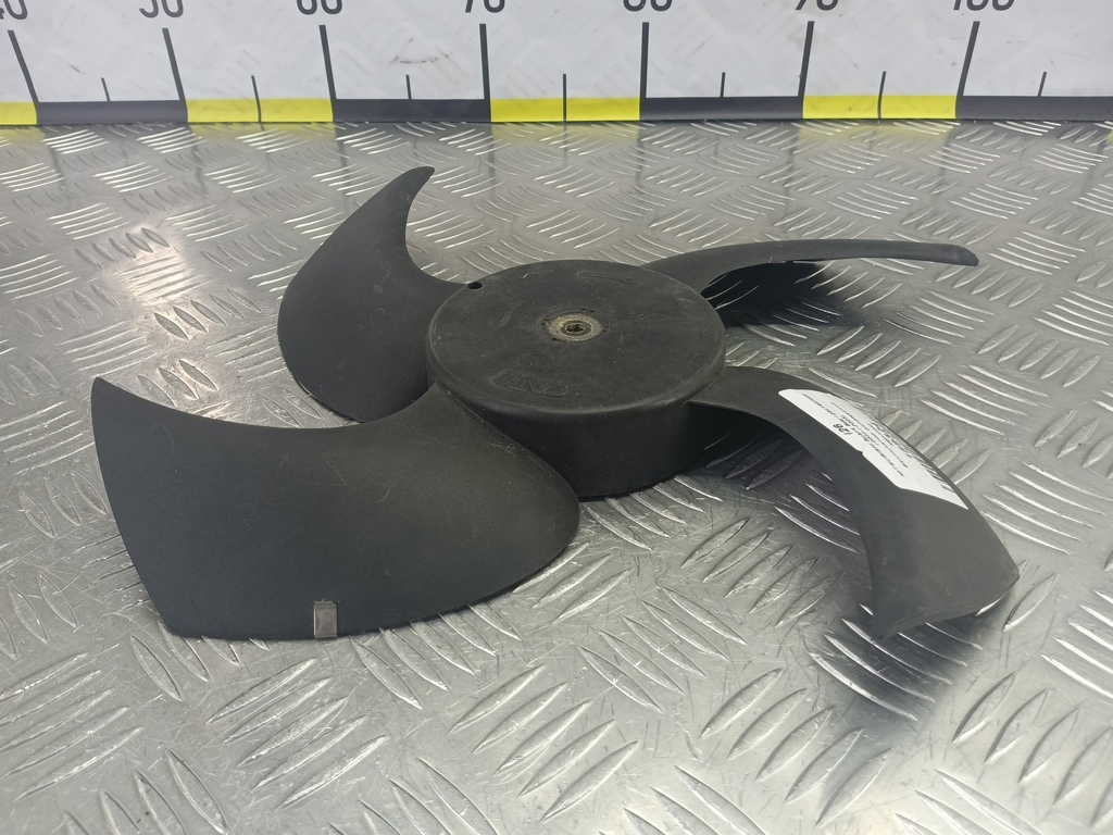 крыльчатка вентилятора MITSUBISHI Space Star  MB925652, 520 рублей, Москва