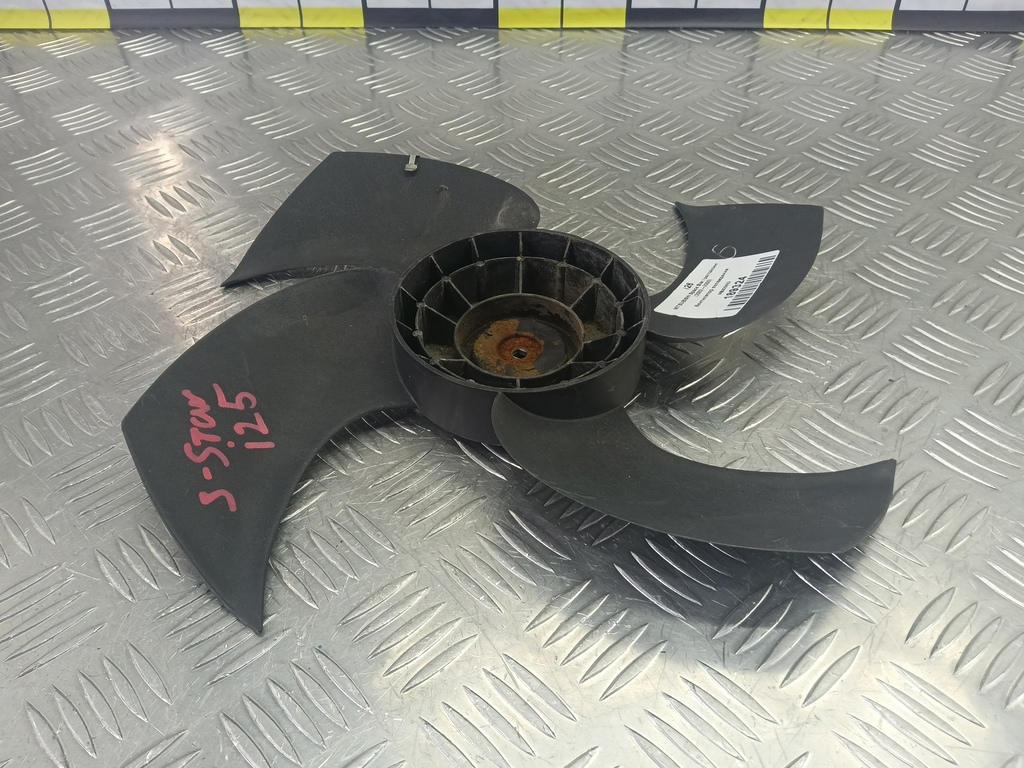 крыльчатка вентилятора MITSUBISHI Space Star  MB925652, 520 рублей, Москва