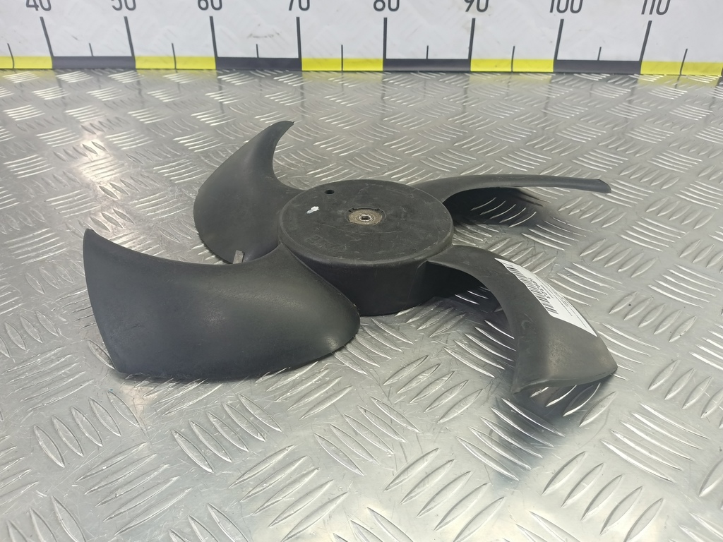 крыльчатка вентилятора MITSUBISHI Space Star  MB925652, 520 рублей, Москва