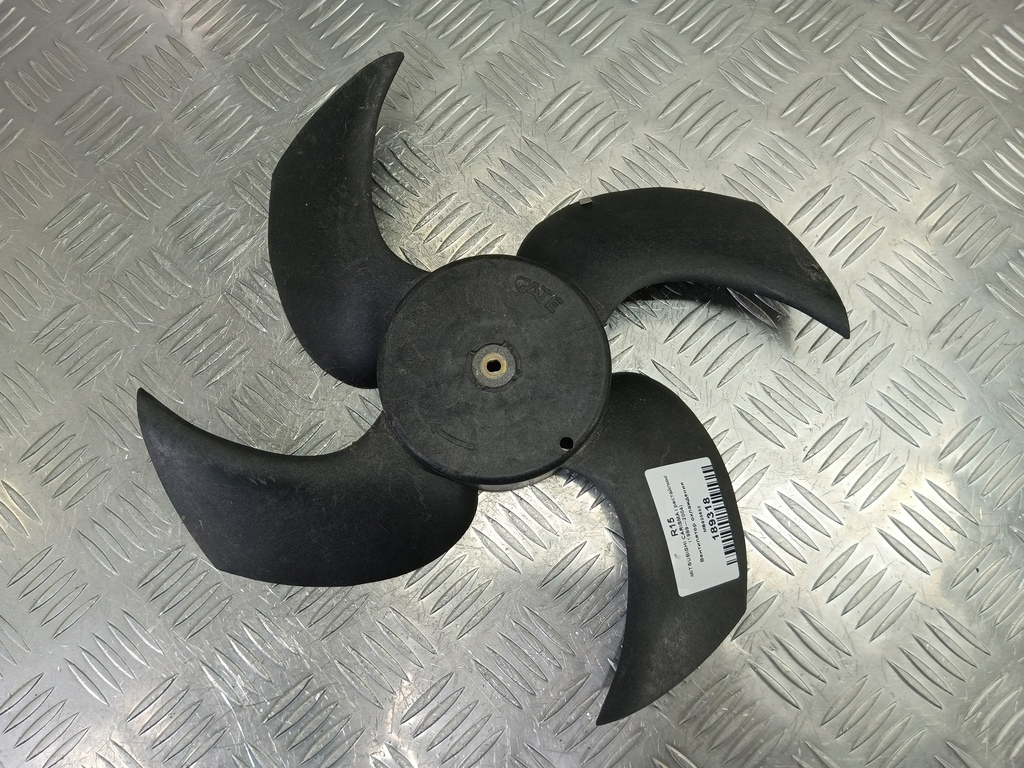 крыльчатка вентилятора MITSUBISHI CARISMA  MB925652, 520 рублей, Москва