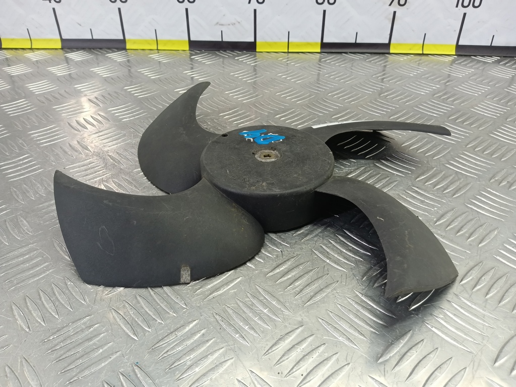 крыльчатка вентилятора MITSUBISHI CARISMA  MB925652, 520 рублей, Москва