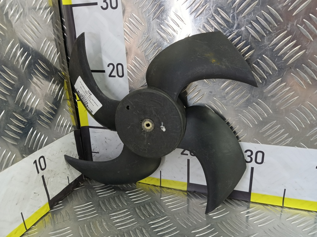 крыльчатка вентилятора MITSUBISHI Space Star  MB925652, 520 рублей, Москва