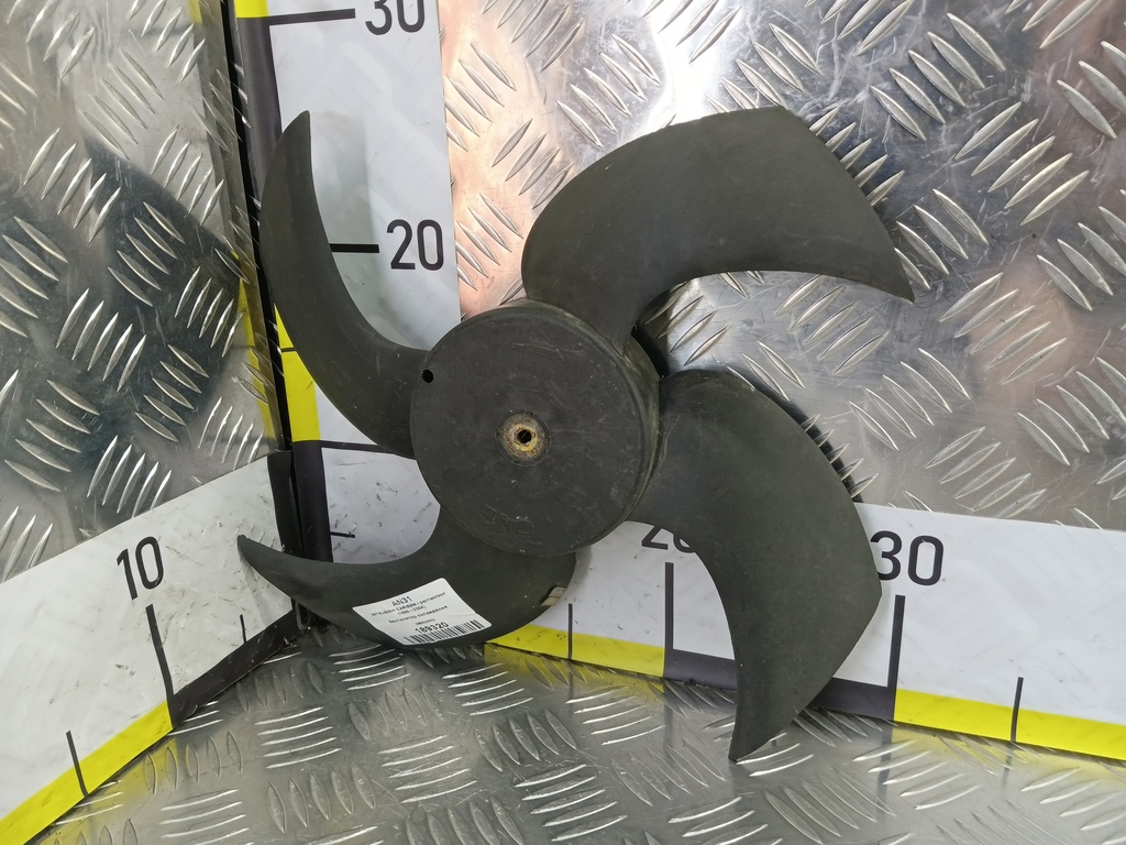 крыльчатка вентилятора MITSUBISHI CARISMA  MB925652, 520 рублей, Москва