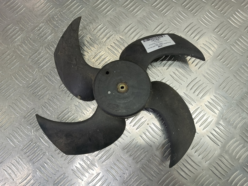 крыльчатка вентилятора MITSUBISHI Space Star  MB925652, 520 рублей, Москва