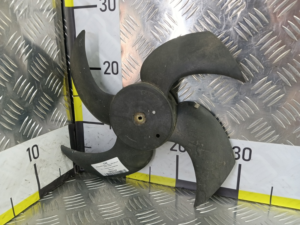 крыльчатка вентилятора MITSUBISHI Space Star  MB925652, 520 рублей, Москва