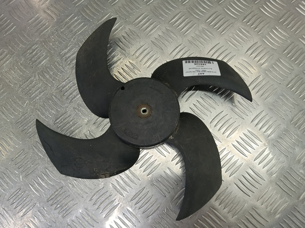 крыльчатка вентилятора MITSUBISHI Space Star  MB925652, 520 рублей, Москва