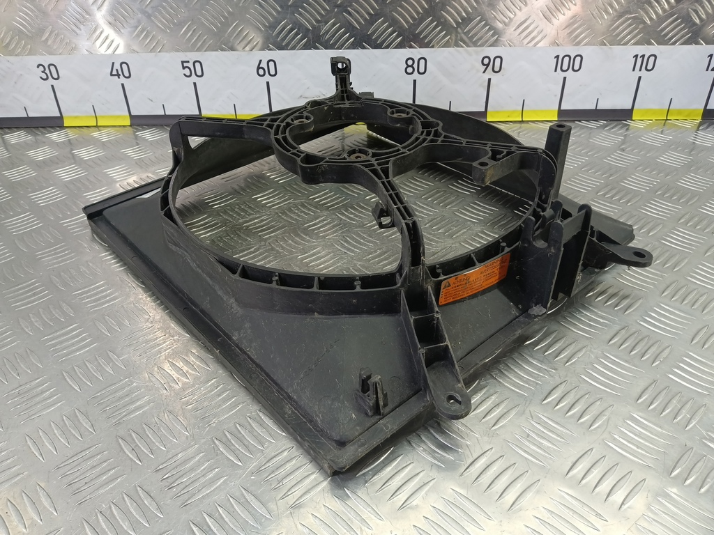 диффузор вентилятора (кожух) MITSUBISHI CARISMA  MR340870, 1090 рублей, Москва