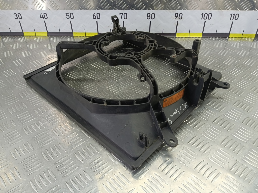 диффузор вентилятора (кожух) MITSUBISHI Space Star  MR340870, 1090 рублей, Москва