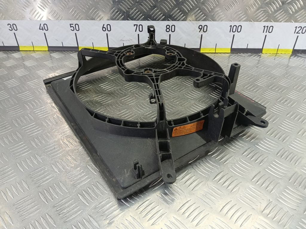 диффузор вентилятора (кожух) MITSUBISHI CARISMA  MR340870, 1090 рублей, Москва