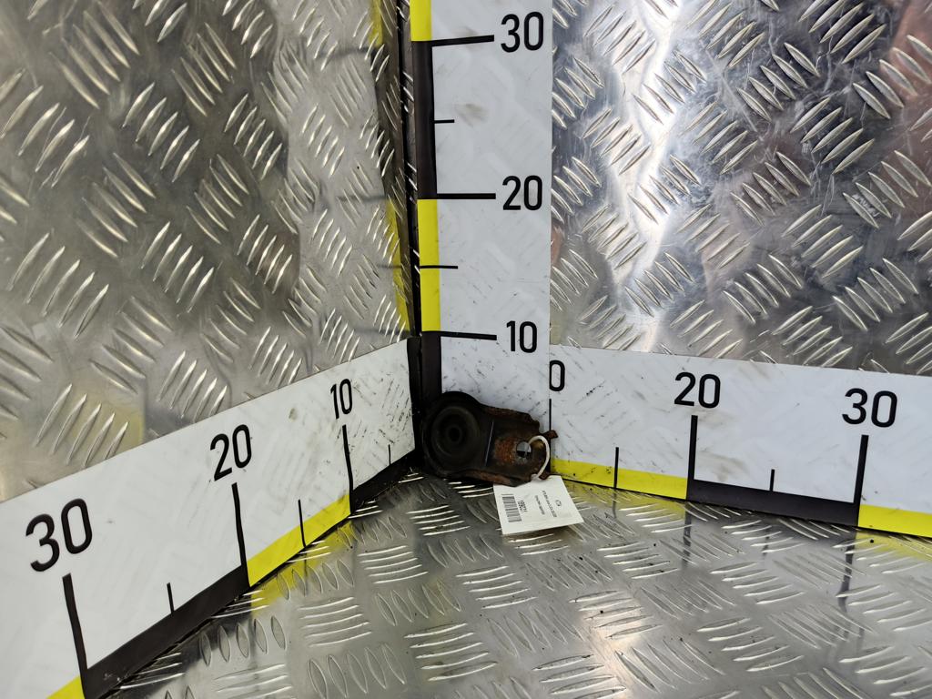 кронштейн радиатора MITSUBISHI LANCER  MR464628, 520 рублей, Москва