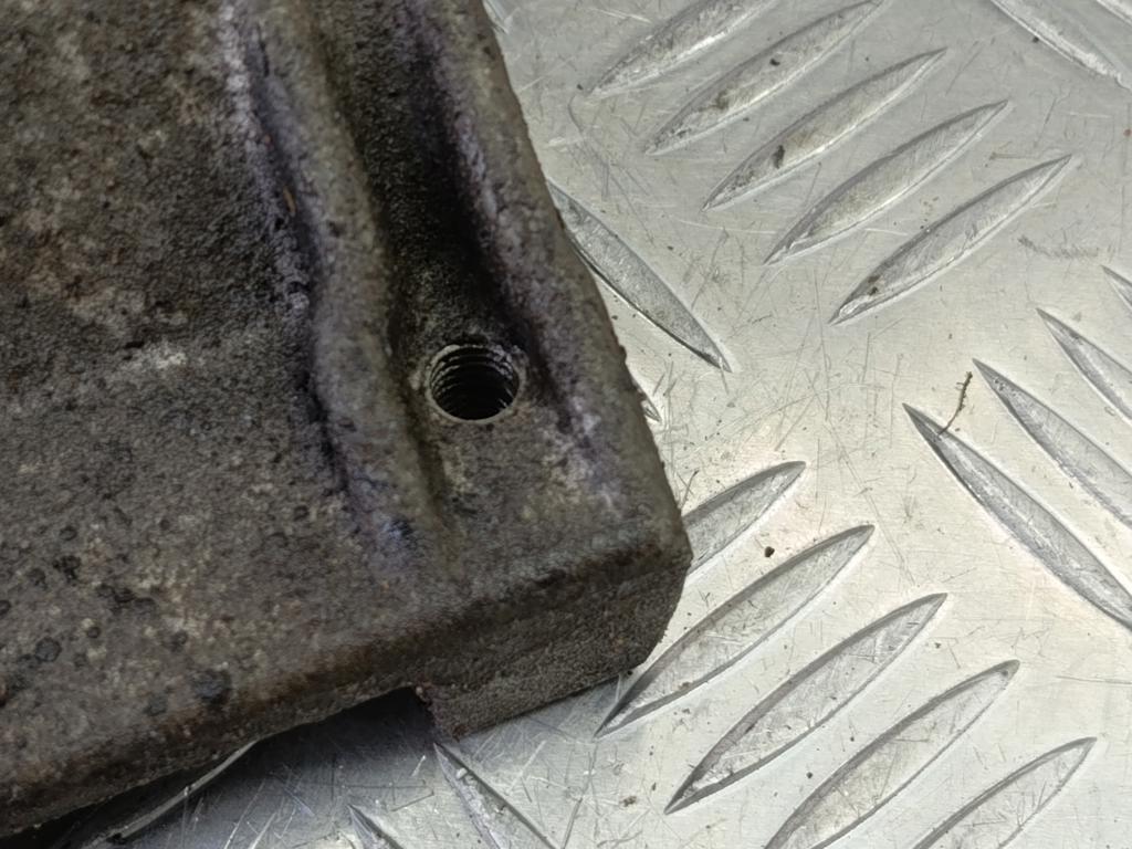 кронштейн компрессора кондиционера MITSUBISHI LANCER  7813A164, 750 рублей, Москва