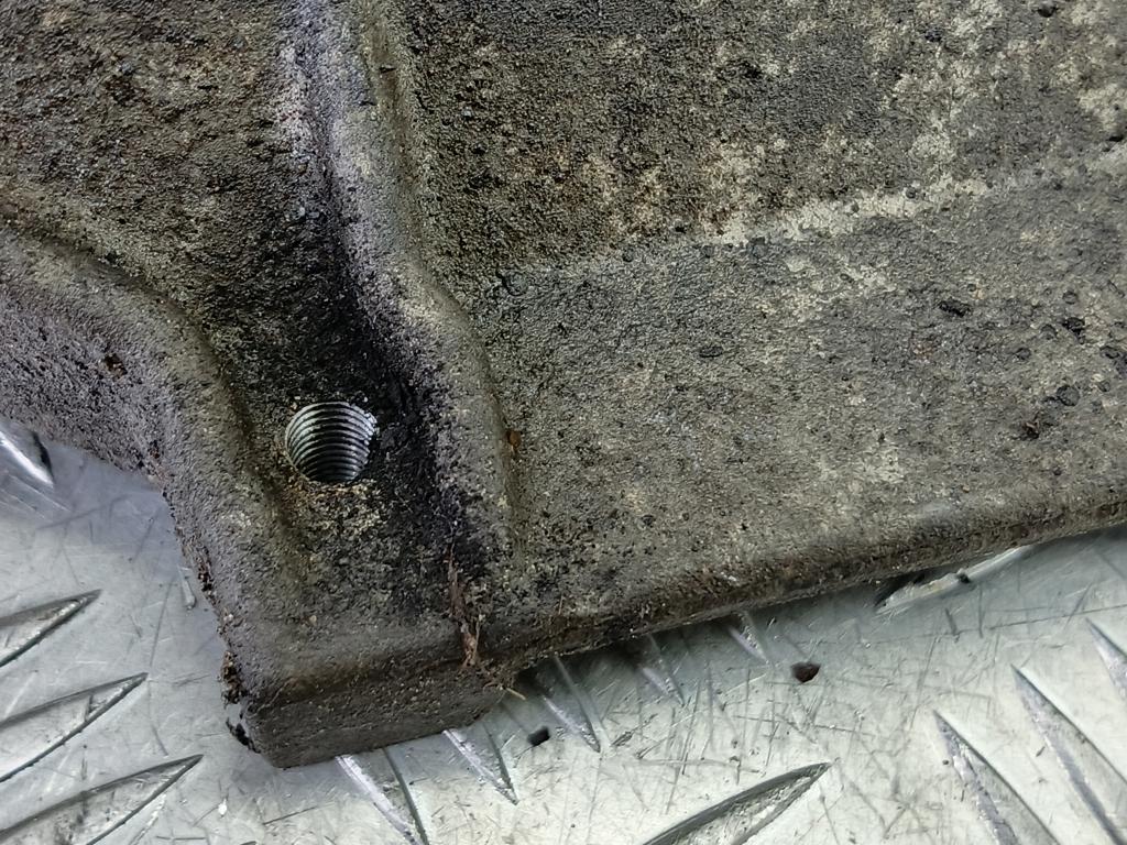 кронштейн компрессора кондиционера MITSUBISHI LANCER  7813A164, 750 рублей, Москва