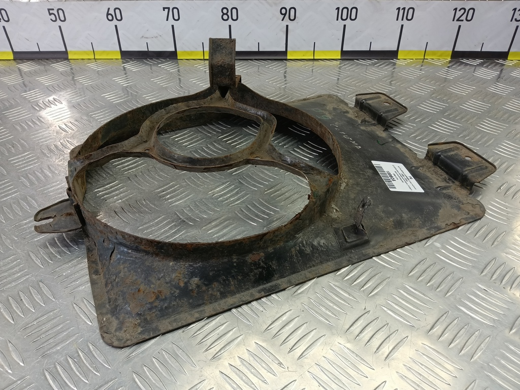 диффузор вентилятора (кожух) MITSUBISHI CARISMA  MR914724, 860 рублей, Москва