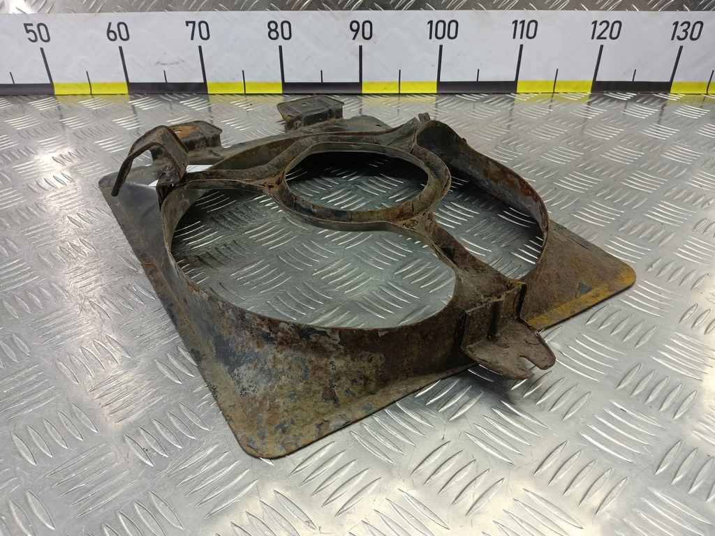 диффузор вентилятора (кожух) MITSUBISHI CARISMA  MR914724, 860 рублей, Москва